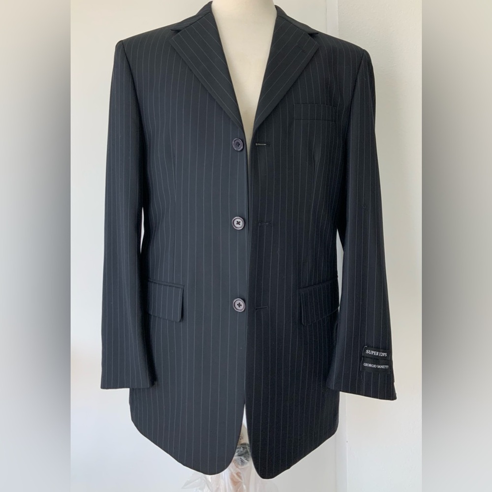 🔥SOLD🔥
Giorgio Sanetti Super 120’s Made In Italy Pinstripe Sport Coat Black New